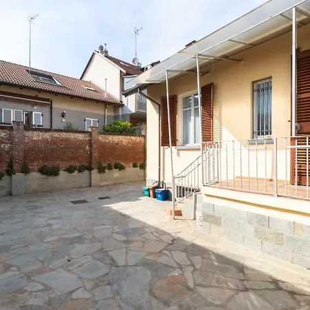 Santa Rita House With Parking Turin