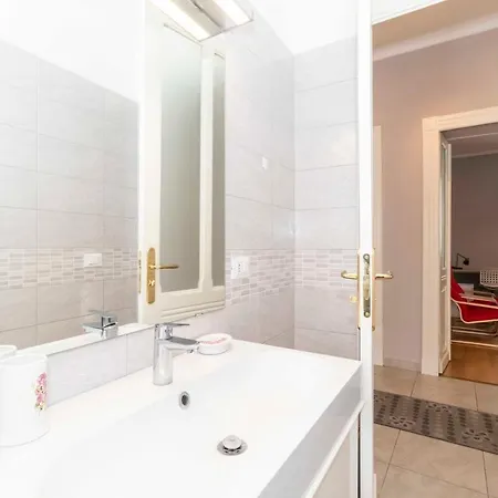 Santa Rita House With Parking Apartment Turin