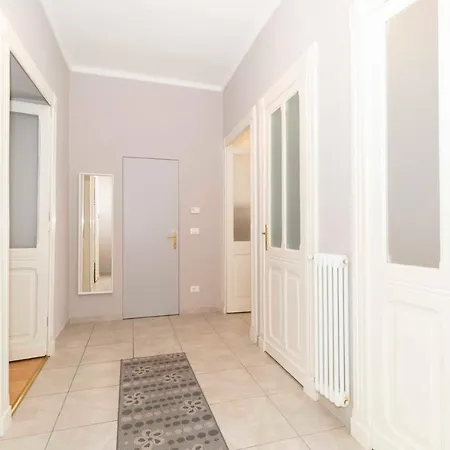 Santa Rita House With Parking Apartment Turin